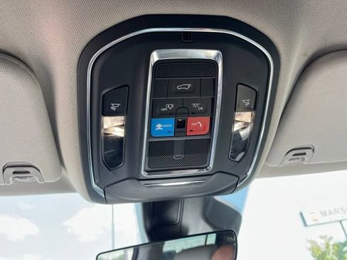 Used 2024 Jeep Wagoneer Series II w/ Flexible Seating Group AWD/4WD image 19