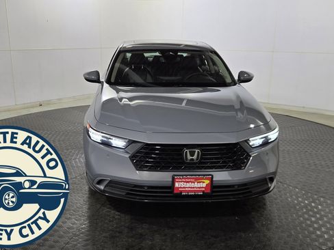 Used 2023 Honda Accord EX-L image 2