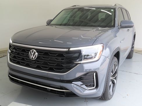 New 2026 Volkswagen Atlas SEL Premium R-Line AWD/4WD image 9