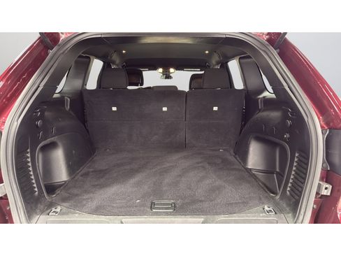 Used 2021 Jeep Grand Cherokee Laredo image 39