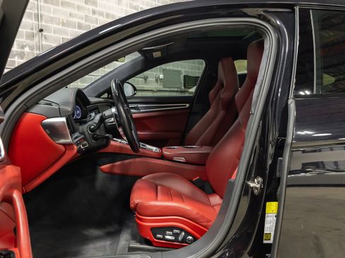 Used 2020 Porsche Panamera GTS image 42
