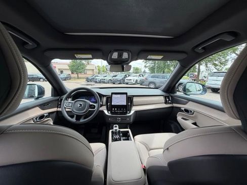 Used 2026 Volvo XC90 B6 Plus w/ Protection Package Premier AWD/4WD image 14