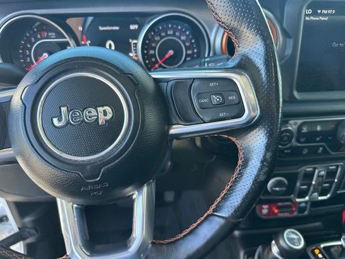 Certified 2020 Jeep Gladiator Mojave AWD/4WD image 17