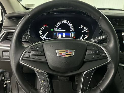 Used 2018 Cadillac XT5 Luxury w/ Driver Awareness Package image 11