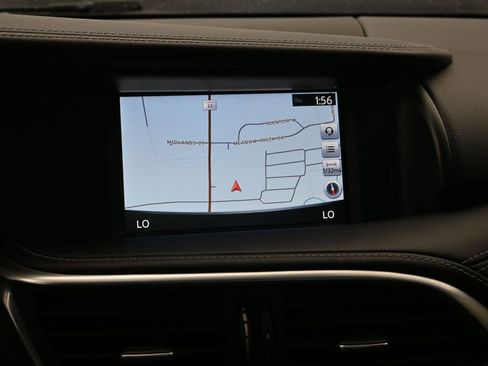 Used 2017 INFINITI QX30 Premium w/ Technology Package image 17