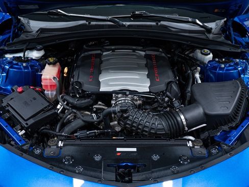 Used 2018 Chevrolet Camaro SS image 38