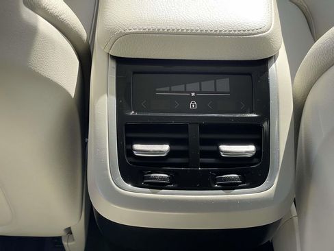 Used 2020 Volvo XC60 T5 Inscription image 10