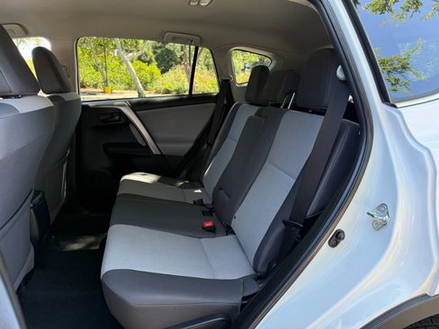 Used 2015 Toyota RAV4 LE FWD image 22