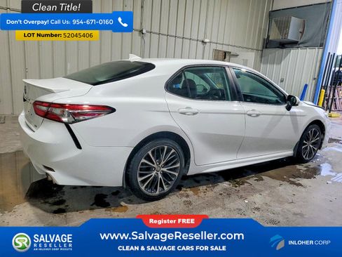 Used 2019 Toyota Camry SE FWD image 4
