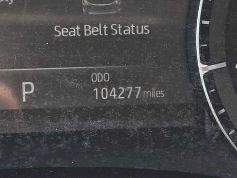 Used 2020 Toyota Highlander XLE AWD/4WD image 28