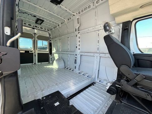 Used 2025 RAM ProMaster 3500 FWD image 5