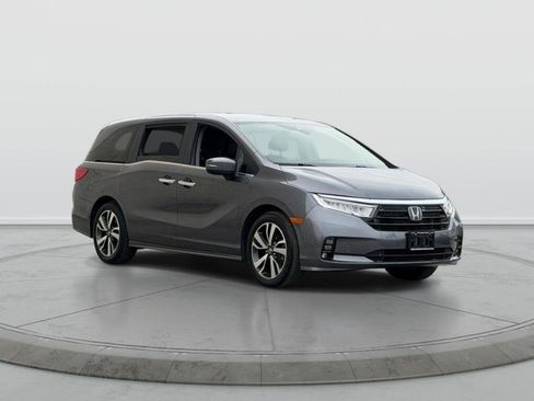 Used 2023 Honda Odyssey Touring image 1