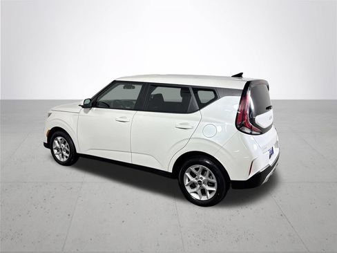 Used 2025 Kia Soul LX w/ LX Technology Package FWD image 8