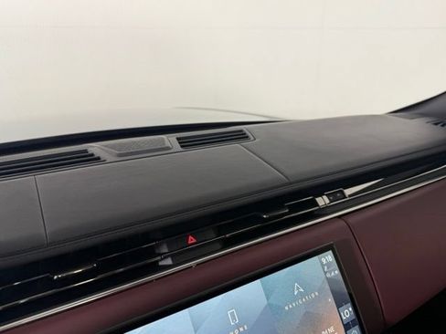 Used 2025 Land Rover Range Rover Autobiography AWD/4WD image 31