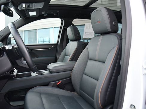 Used 2024 GMC Acadia AT4 w/ Luxury Package image 13