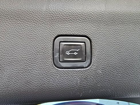 Used 2020 Buick Enclave Avenir w/ Avenir Technology Package image 25