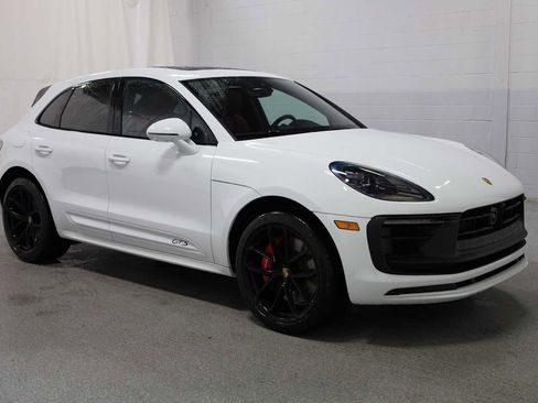 New 2026 Porsche Macan GTS image 13