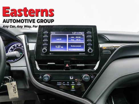 Used 2024 Toyota Camry SE image 12