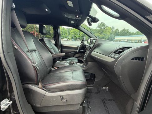 Used 2018 Dodge Grand Caravan GT FWD image 16