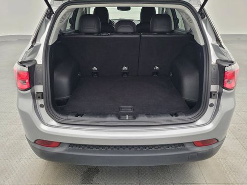 Used 2018 Jeep Compass Latitude image 29