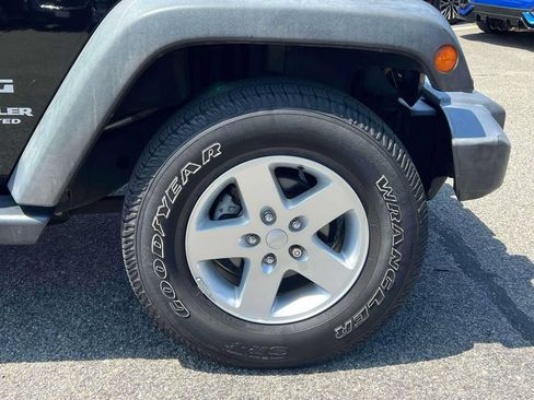 Used 2015 Jeep Wrangler Unlimited Sport w/ Quick Order Package 24S AWD/4WD image 12