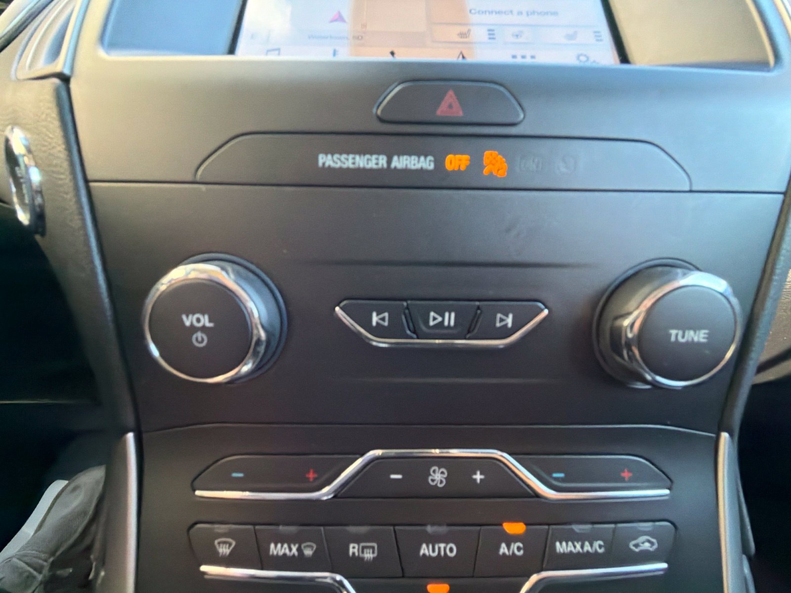 Certified 2019 Ford Edge SEL w/ Equipment Group 201A AWD/4WD image 22