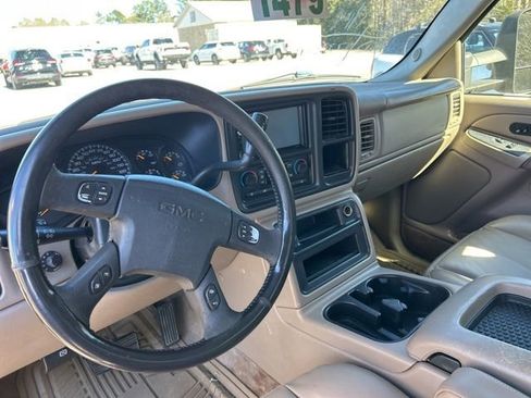 Used 2004 GMC Sierra 2500 SLT w/ Heavy-Duty Power Package image 10