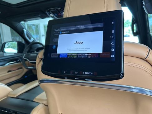Used 2025 Jeep Grand Wagoneer L Series III w/ Rear Seat Video Group 1 AWD/4WD image 41