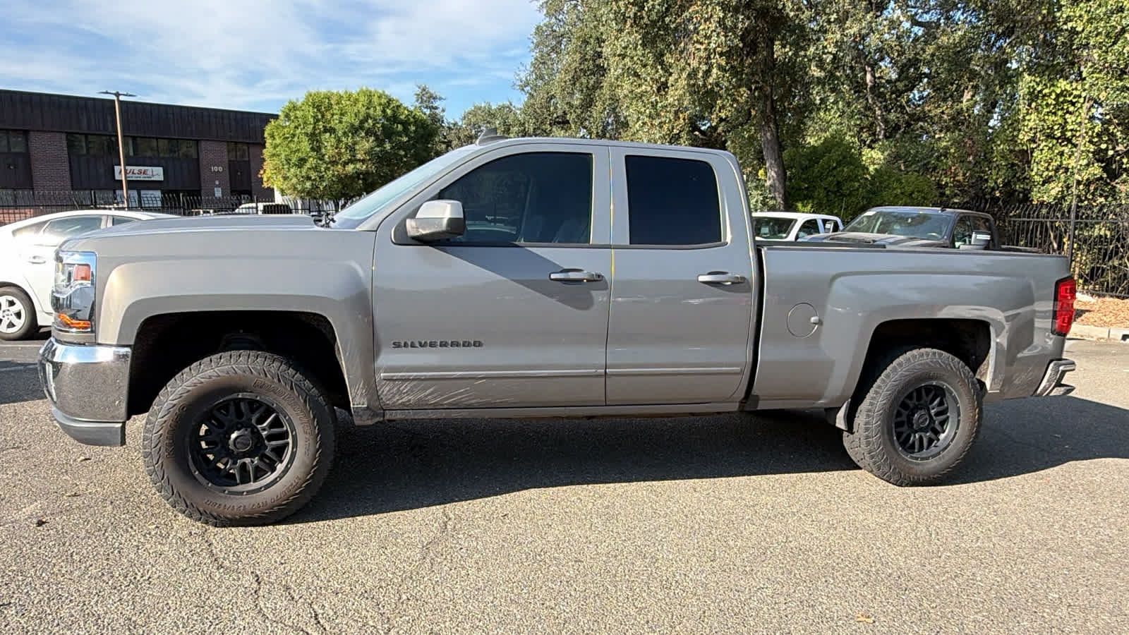 Used 2017 Chevrolet Silverado 1500 LT w/ All Star Edition AWD/4WD image 8