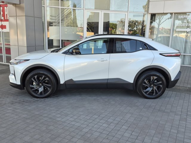Certified 2026 Toyota C-HR AWD/4WD image 12