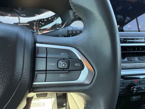 Used 2024 Jeep Compass Latitude image 19