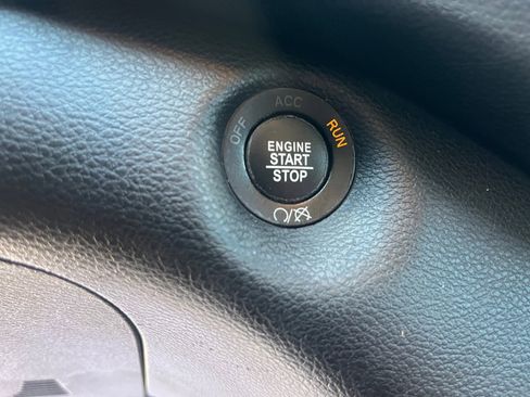 Used 2018 Jeep Cherokee Latitude Plus image 29