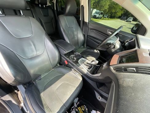 Used 2018 Ford Edge Titanium w/ Equipment Group 302A AWD/4WD image 10