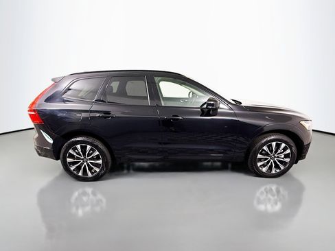 Used 2025 Volvo XC60 B5 Plus image 11