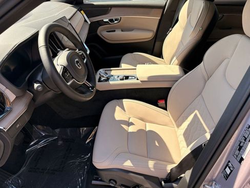 New 2026 Volvo XC90 B6 Plus w/ Protection Package image 5