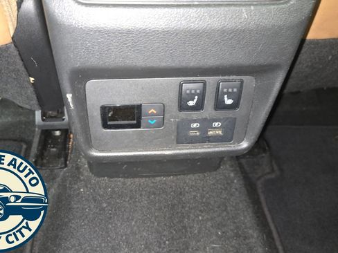 Used 2021 Nissan Rogue Platinum AWD/4WD image 29