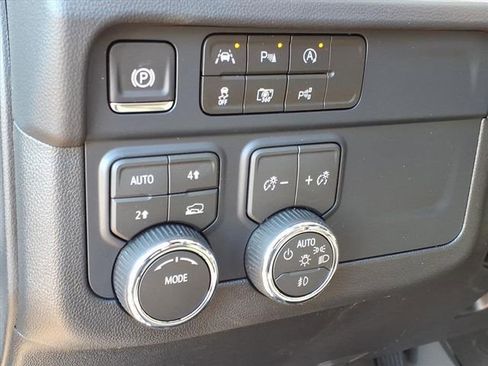 New 2026 Chevrolet Suburban LT w/ Comfort Package image 20