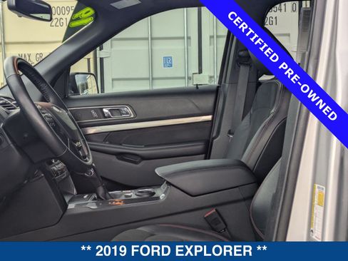 Used 2019 Ford Explorer XLT w/ Equipment Group 202A FWD image 24