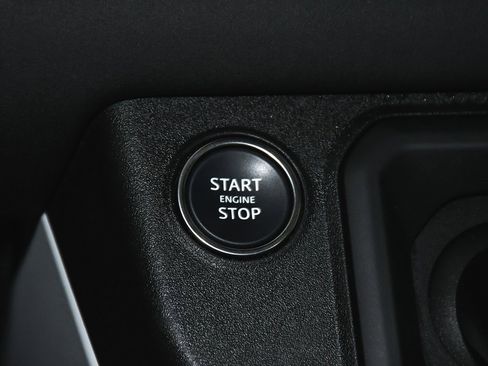 Used 2025 Land Rover Defender 110 S image 29