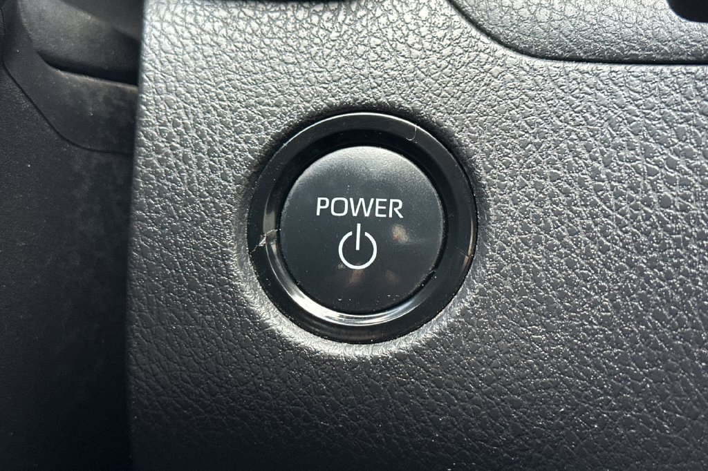 Used 2025 Toyota Camry SE w/ Convenience Package FWD image 26