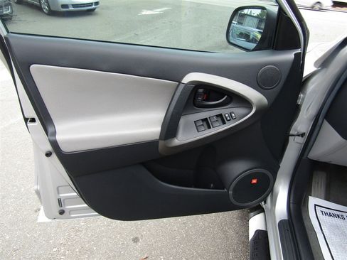 Used 2011 Toyota RAV4 Limited image 17