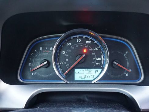 Used 2013 Toyota RAV4 Limited AWD/4WD image 6