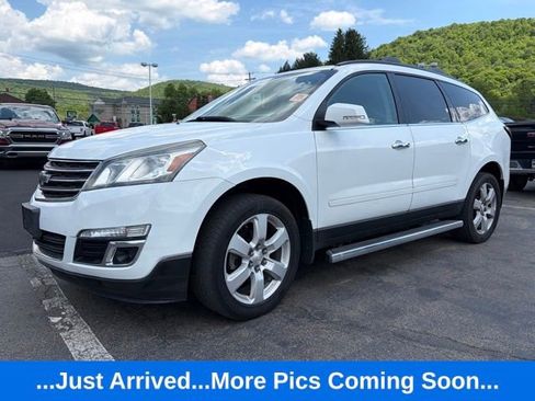 Used 2017 Chevrolet Traverse LT w/ Style and Technology Package AWD/4WD image 6