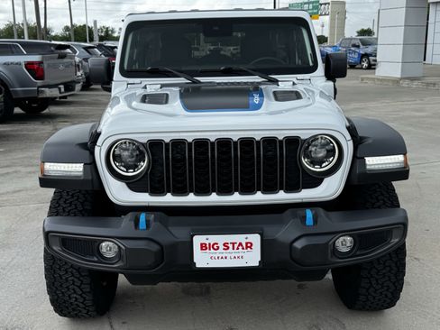 Used 2024 Jeep Wrangler Unlimited Rubicon 4xe AWD/4WD image 3