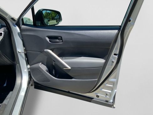 Used 2026 Toyota Corolla Cross LE FWD image 29