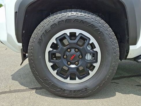 Used 2025 Toyota 4Runner Limited AWD/4WD image 8