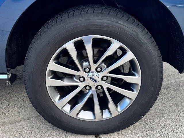 Used 2018 Ford Expedition Limited w/ Equipment Group 301A AWD/4WD image 12
