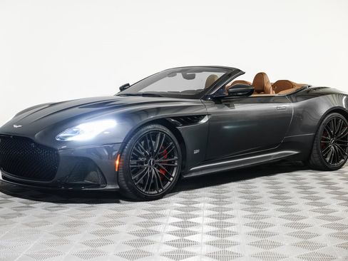 Used 2021 Aston Martin DBS Superleggera Volante image 19