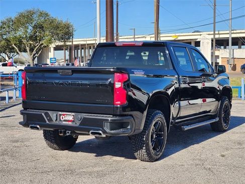 Used 2021 Chevrolet Silverado 1500 Custom Trail Boss w/ LPO, Dark Essentials Package image 7