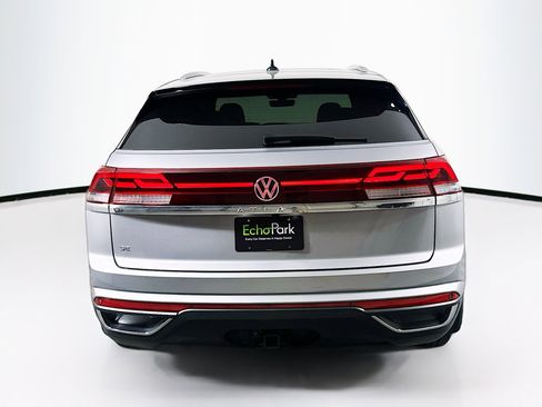 Used 2025 Volkswagen Atlas Cross Sport SE FWD image 7